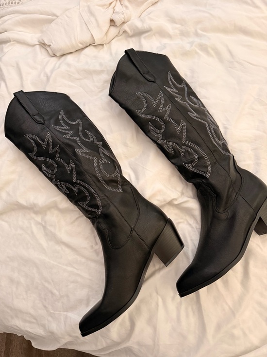 Shoes - Black Western Knee-High Boots with Embroidered Detail